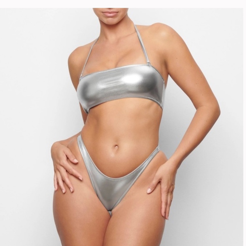 Skims Metallic Set